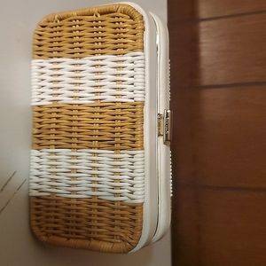 Wicker clutch/crossbody pocketbook